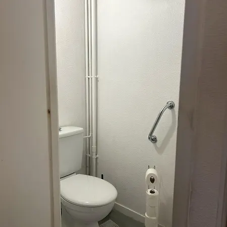 Appartement Climatise Avec Parking Securisee 105 *