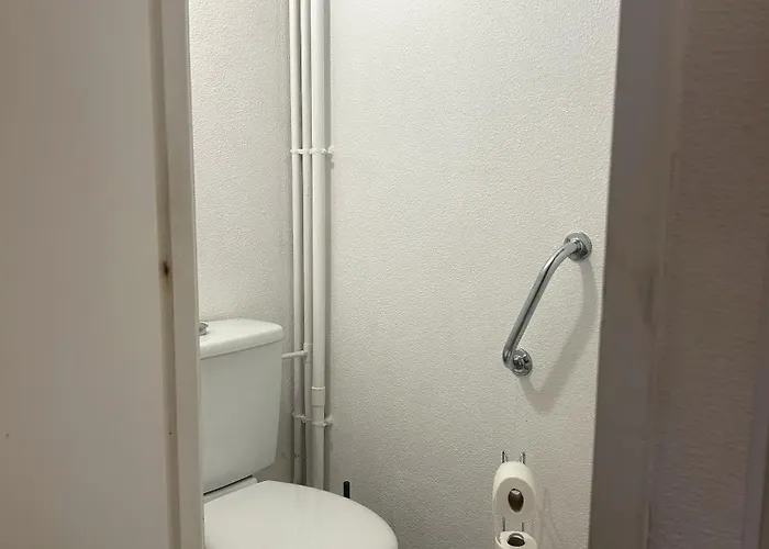 Appartement Climatise Avec Parking Securisee 105 *