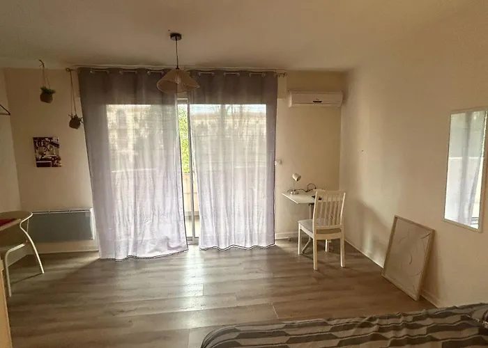 Appartement Climatise Avec Parking Securisee 105